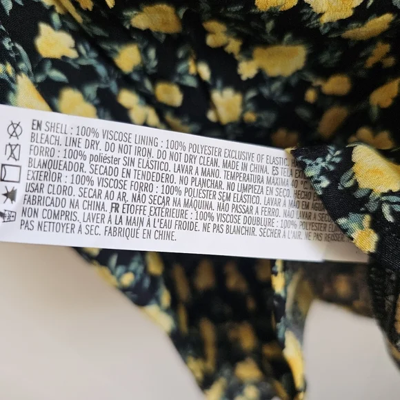 F21 Floral Crop Top - Picture 6 of 6